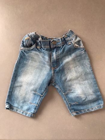Short en jeans taille 18mois