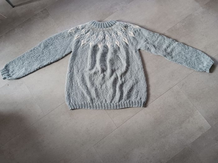 pull tricoté main gris et jacquard blanc taille 38 lavable machine Phildar Neuf - photo numéro 2