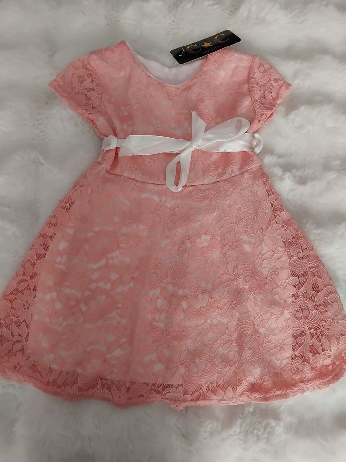 Robe dentelle fille, Chic Cool ,neuf, 6 ans - photo numéro 2