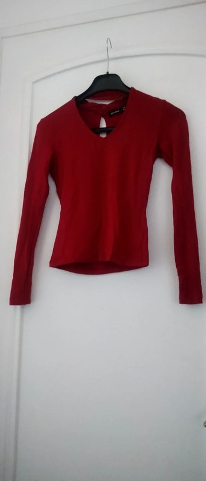 Haut rouge col montant en V neuf femme Xs bershka - photo numéro 3