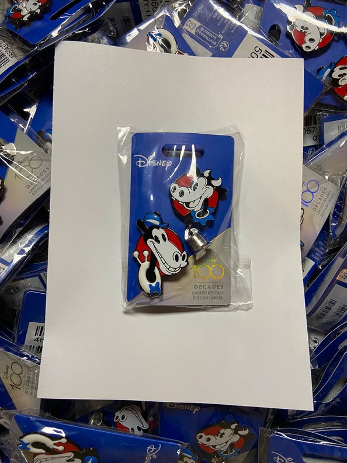 Ensemble de broches à édition limitée Disney100 Decades Clarabelle Cow et Horace Horsecollar Pin's