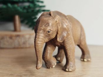 Figurine éléphanteau Animal d'Afrique Schleich