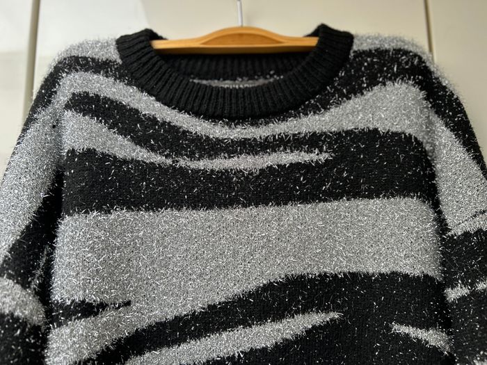 Pull noir et argenté Primark - Taille S - photo numéro 2