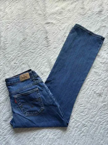 Jean Levi’s 550 Relaxed Bootcut femme bleu 2000s y2k Rare Collector taille 38/40 M/L us taille basse