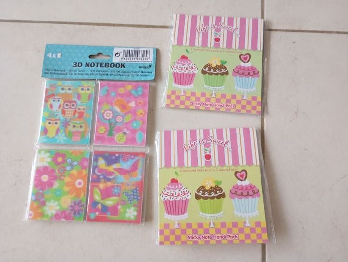 Lot de carnets 3D et carnets stickers