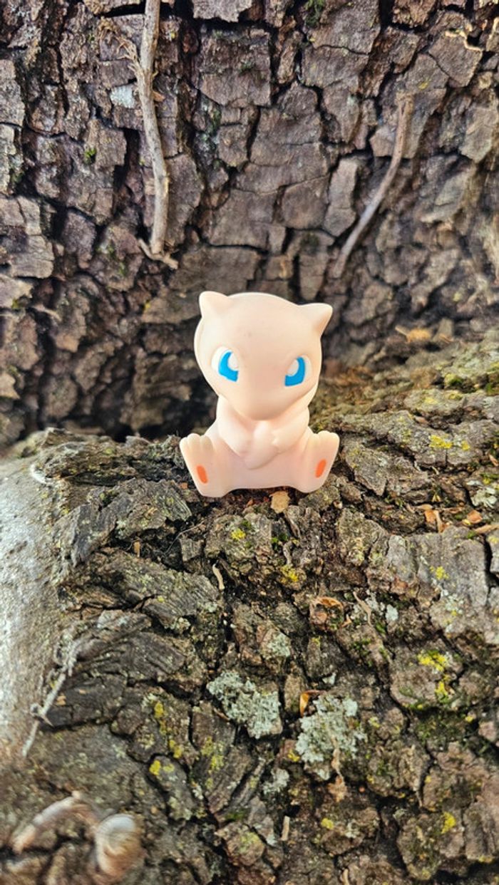 Super figurine Pokemon Nintendo finger puppet mew - photo numéro 2