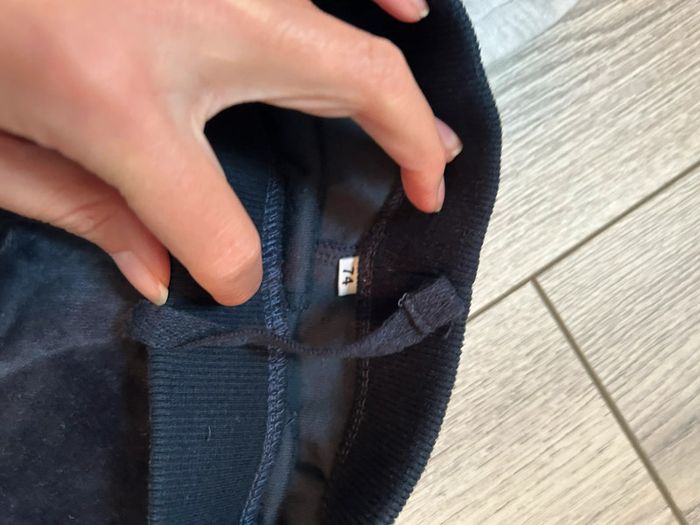 Lot 2 pantalons jogging bébé 12 mois - photo numéro 2