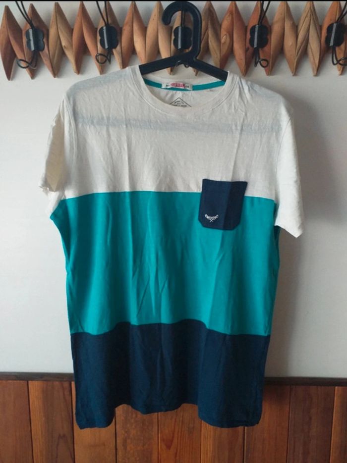 Tee-shirt trois couleurs avec poche devant