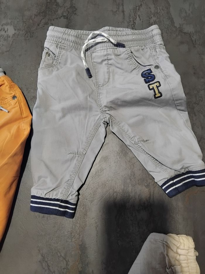 Lot pantalons 9 mois - photo numéro 4