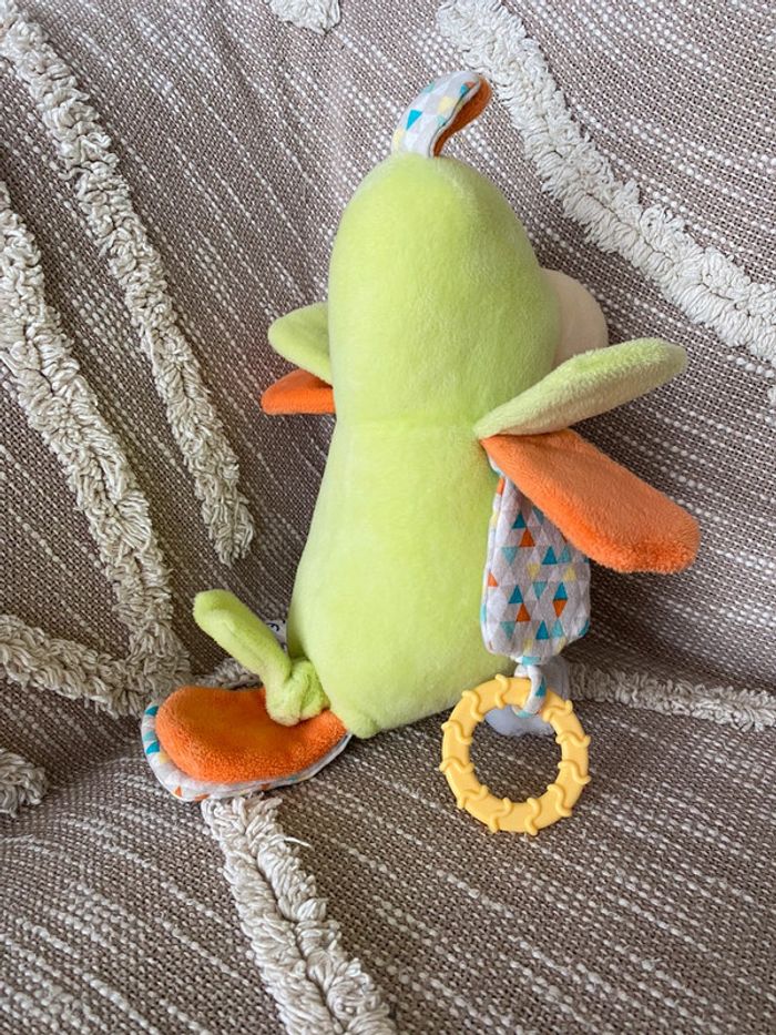 Peluche doudou musical 30cm obaïbi oiseau perroquet vert et orange très bon état - photo numéro 2