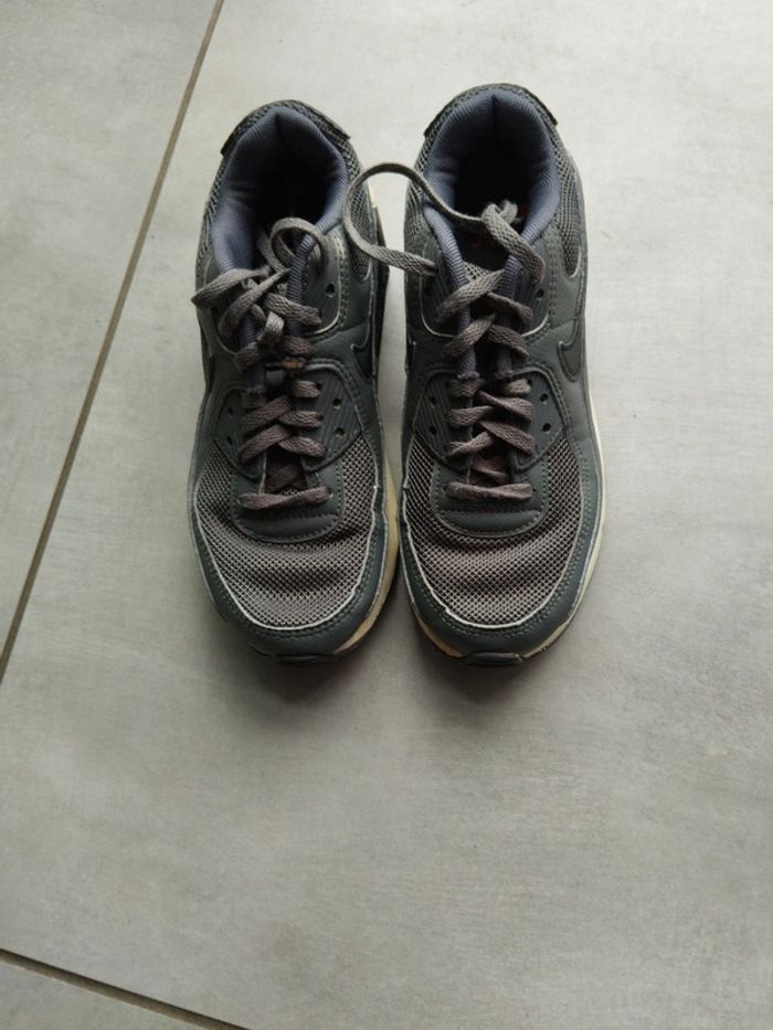 Baskets Nike air max 90 taille 35,5 - photo numéro 2