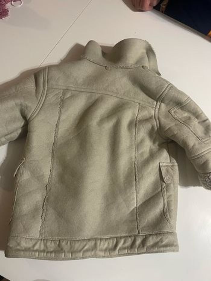 Manteau fourrée 2 ans - photo numéro 4
