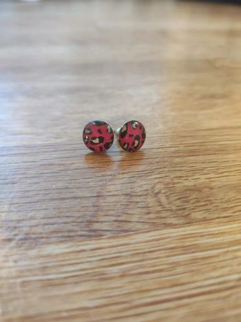 Boucles d'oreilles léopard fushia