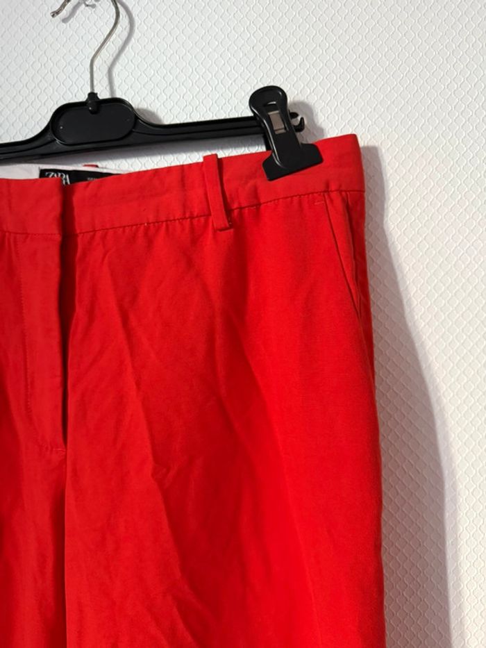 Pantalon droit rouge en très bon état taille M Zara - photo numéro 2