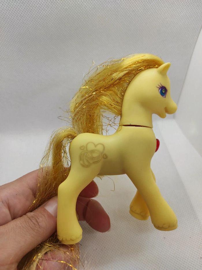 My Little Pony mein kleines G2 princess golden dream Hasbro #geektradeponeyg2 - photo numéro 3