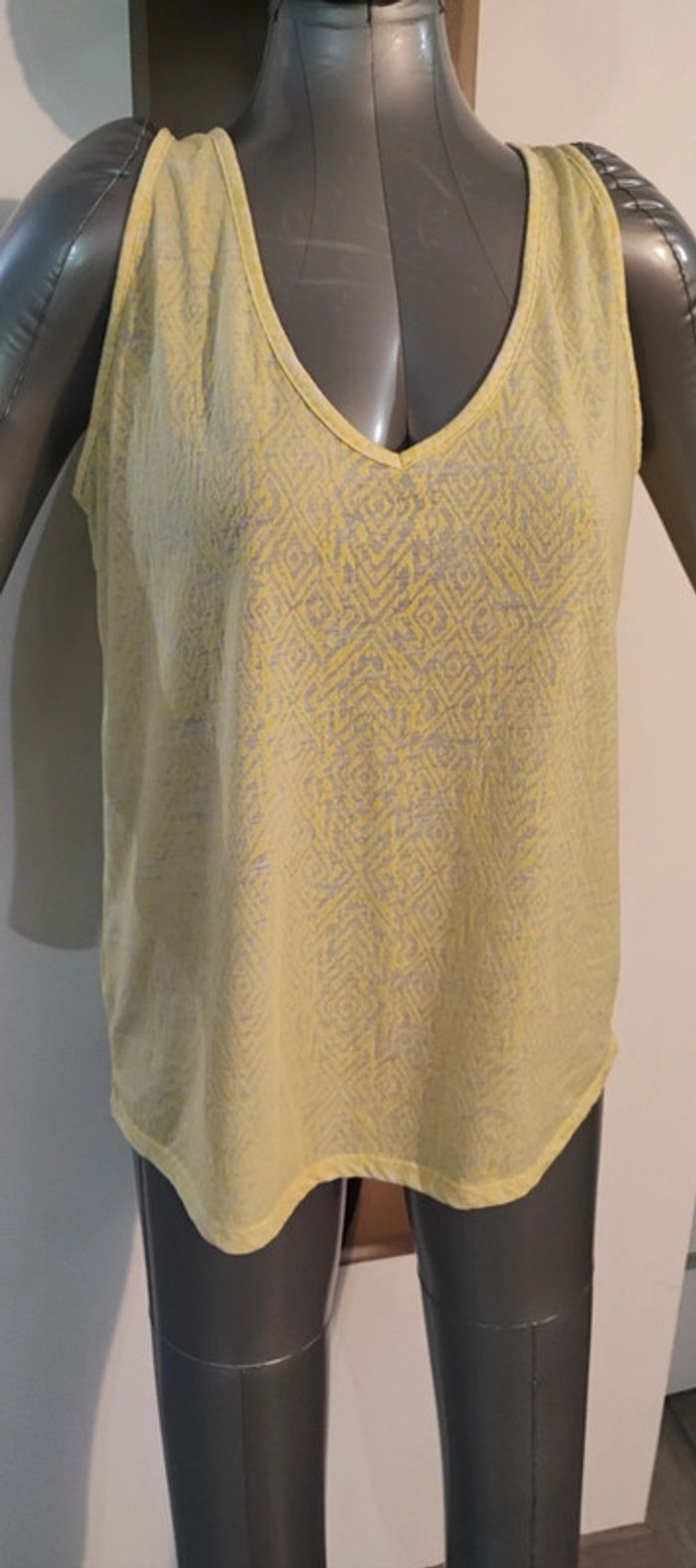 Débardeur fluide jaune transparent T:L