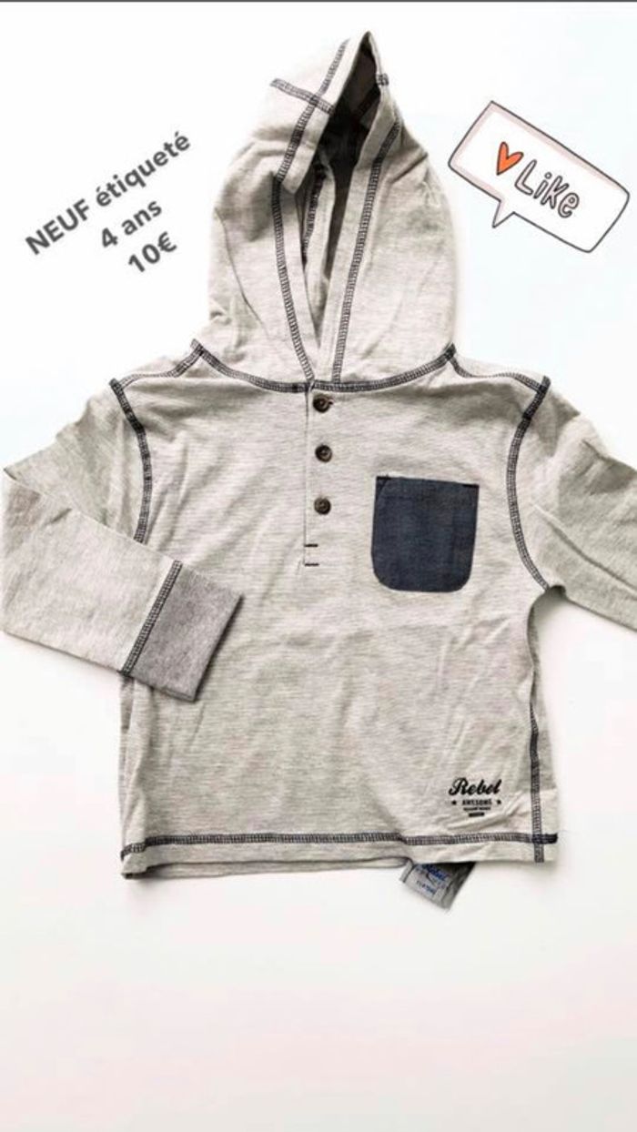 T-shirt capuche manches longues neuf étiqueté