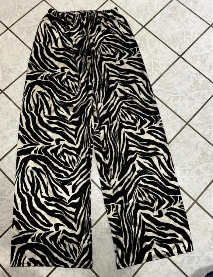 Pantalon fluide à motif zèbre – Taille unique - Très bon état - photo numéro 2