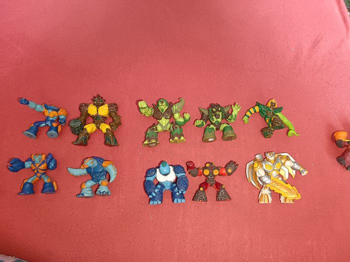 Lot figurines gormiti