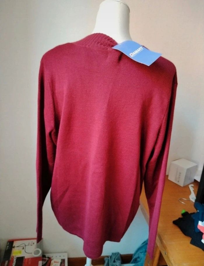 Jolie pull neuf (carton 1) - photo numéro 3
