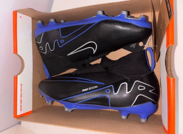 Baskets Foot Nike P.35,5 Neuves - photo numéro 9