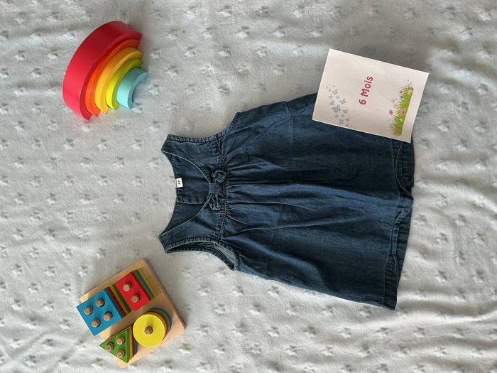 robe sans manches en jean léger bleu ouverture totale au dos 6 mois - photo numéro 2