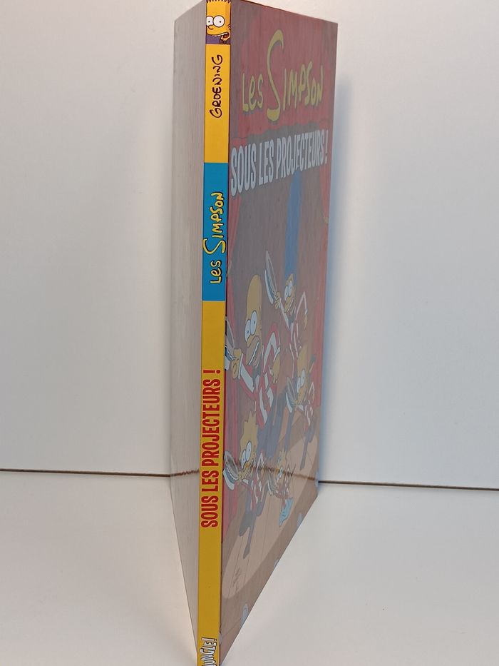 Livre Bande dessinée les Simpson Sous les projecteurs - photo numéro 2