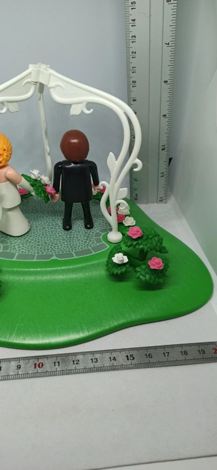Couple de mariés avec décor playmobil - photo numéro 4