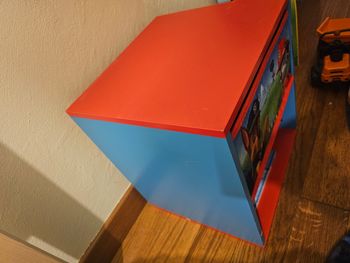 Table de chevet  + bibliothèque 