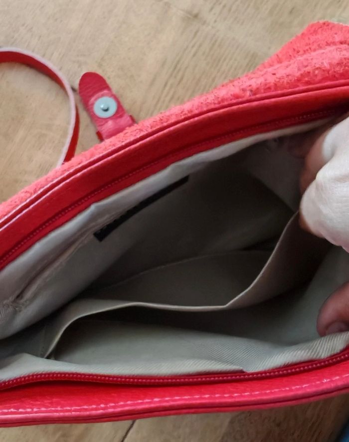 Sac bandoulière en cuir véritable comme neuf - photo numéro 4