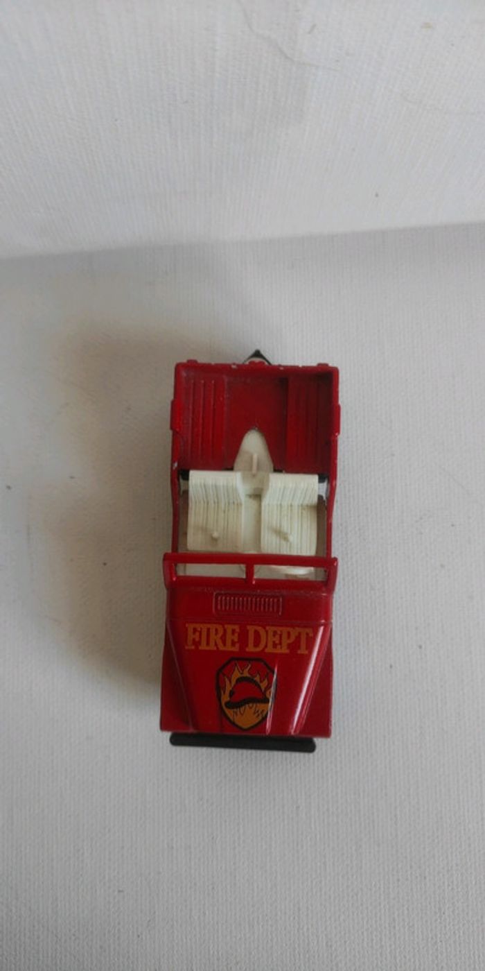 Modélisme jeep de pompier avec deux personnages - photo numéro 7