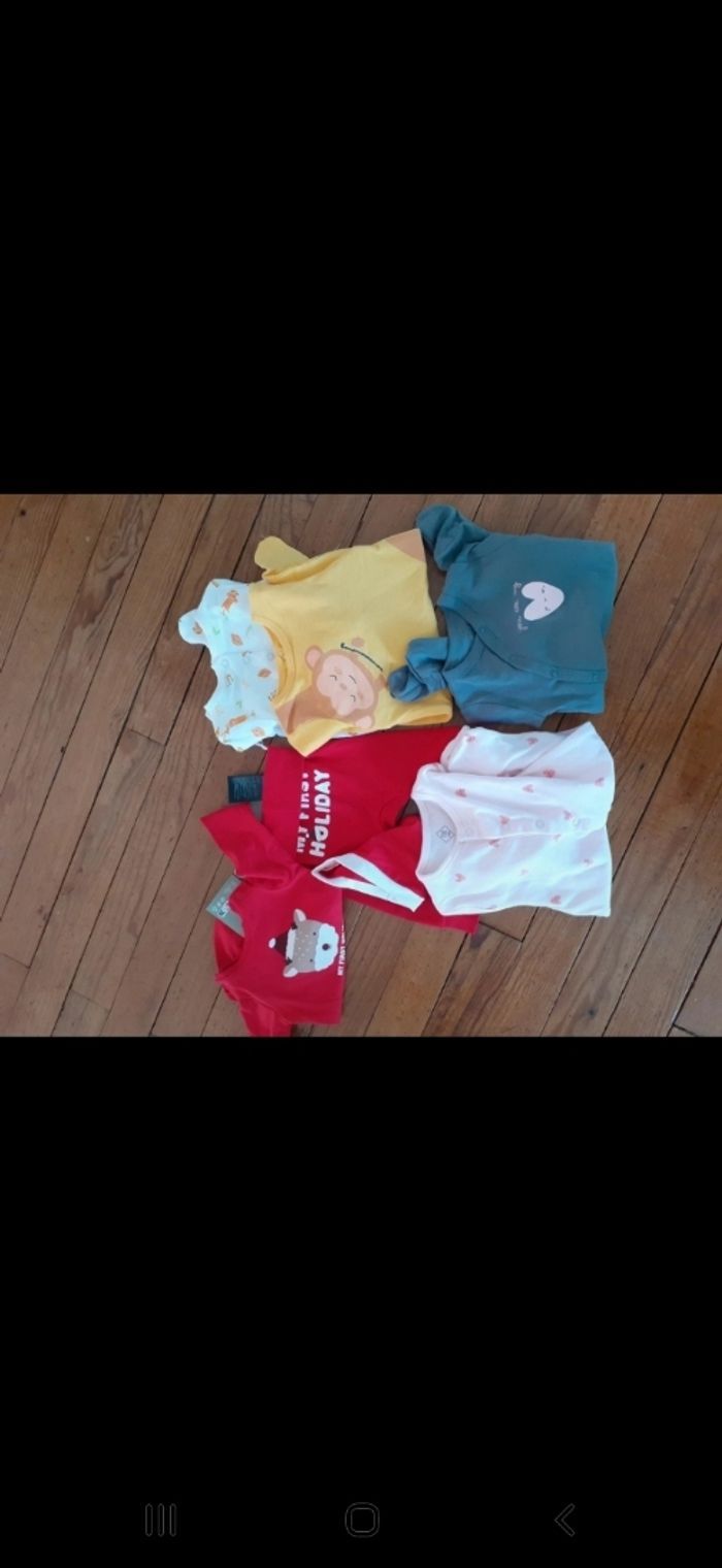 Lot vêtements 1 mois jamais porté