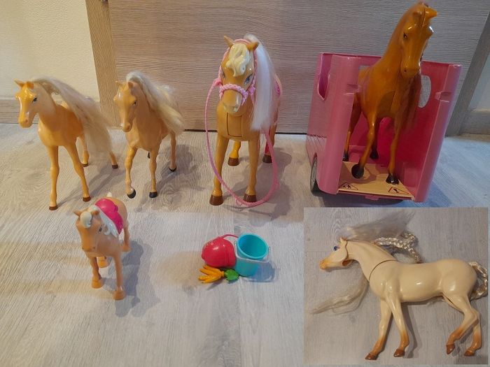 Lot de chevaux Barbie