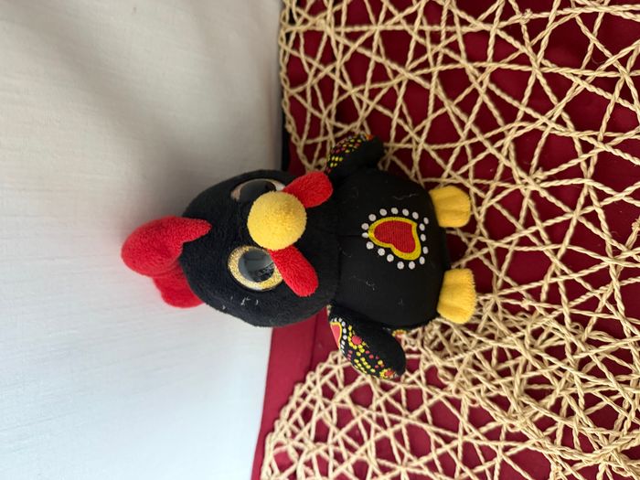 Peluche coq noir rouge gros yeux brillant WILD PLANET PORTUGAL