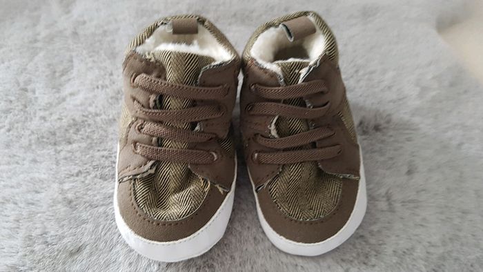 Chaussures bébé en tissu
