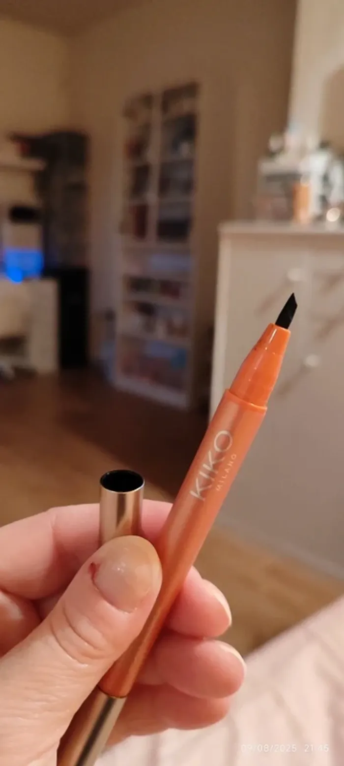 Kiko Create Your balance Waterproof Eyeliner Duo Teinte Noir - photo numéro 7
