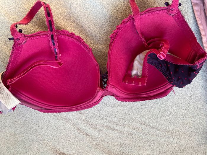 Soutien gorge rose/violet Censored 90 C - photo numéro 5