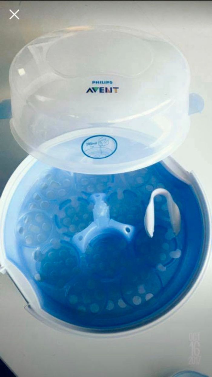 Lot stérilisateur + 5 pots congélations + tire-lait AVENT