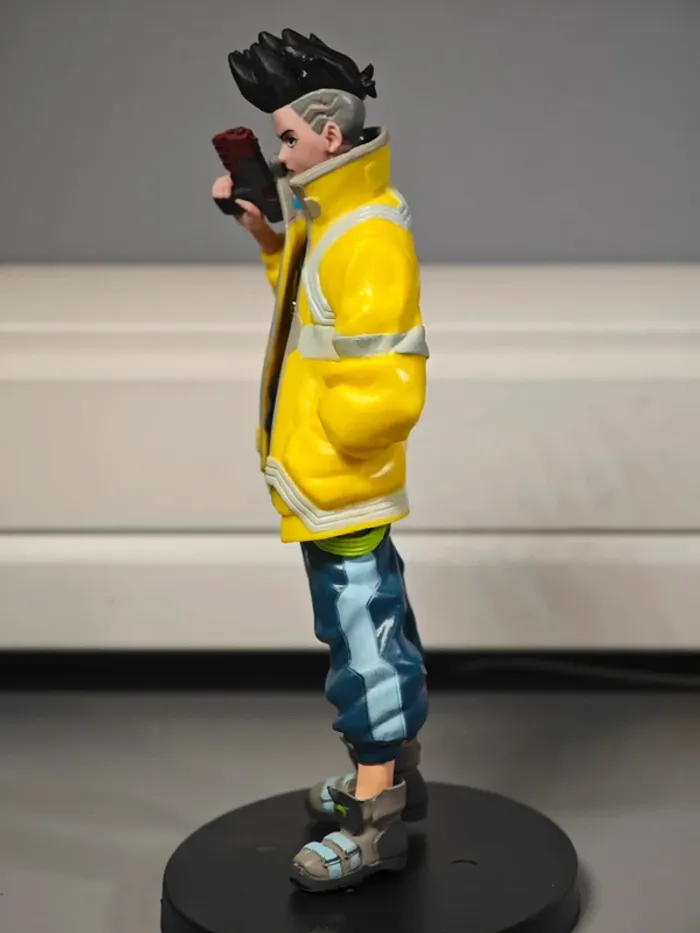 Figurine CyberPunk Edgerunners : David 17cm neuve avec boîte - photo numéro 3
