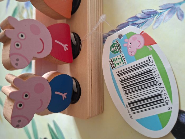Peppa pig - 4 personnages en bois - photo numéro 8