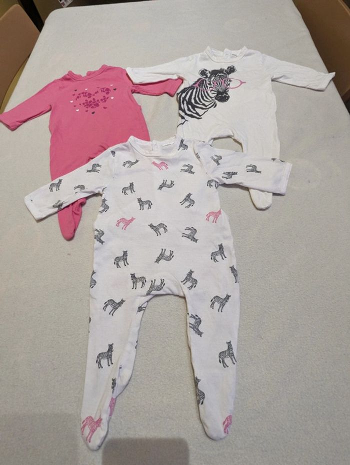Lot de 3 pyjamas légers Kiabi bébé 1 mois