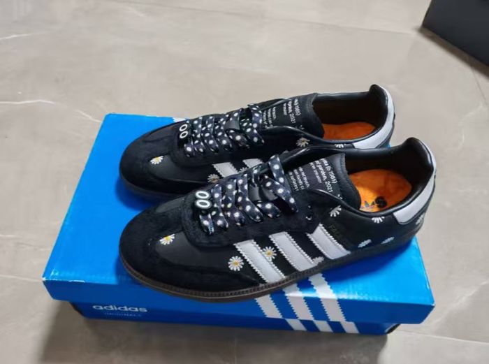 adidas Samba OG x atmos x FACE 'Noir Marguerites' - Taille 40 - photo numéro 5