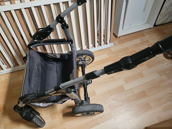 Poussette - photo numéro 2