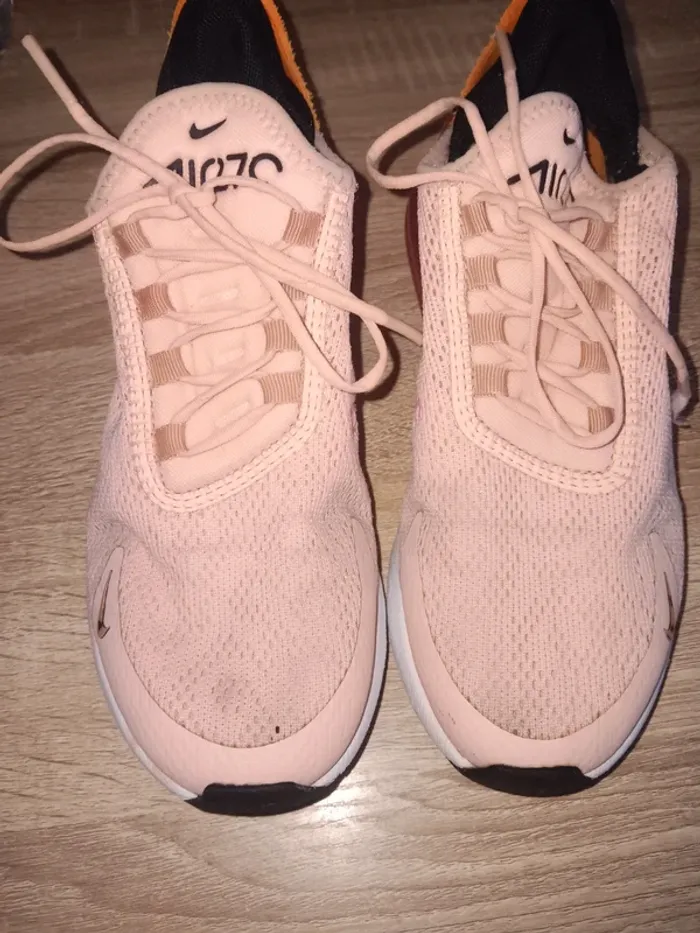 Baskets Nike Air Max 270 – Taille 36,5 - photo numéro 2