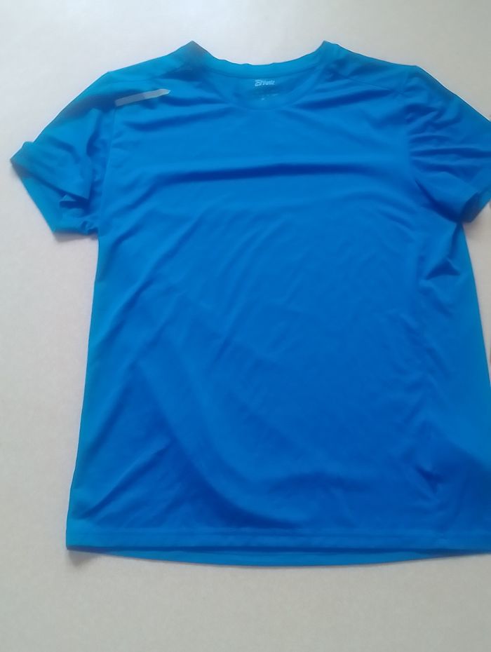 T shirt bleu - photo numéro 2
