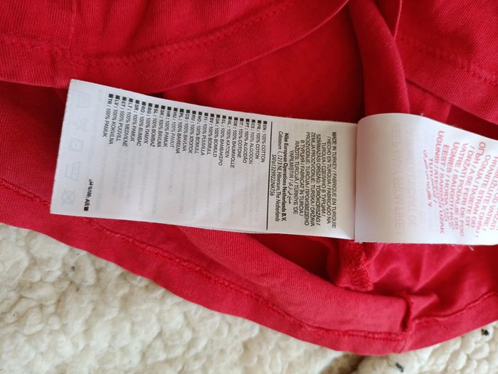 T-shirt rouge logo Nike – enfant 8 ans - photo numéro 4