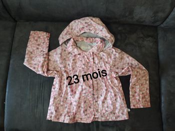 Manteau ciré rose feuille 23 mois