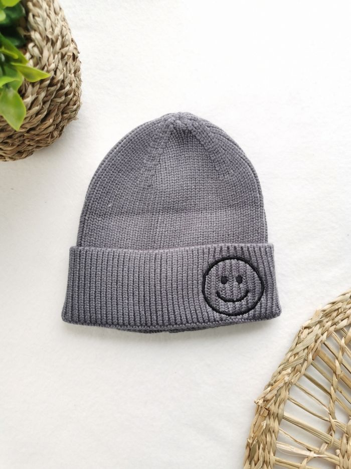 Bonnet smiley gris à revers