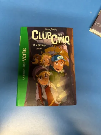 Le club des cinq et le passage secret