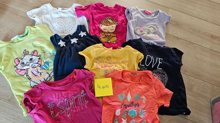 Gros lot 9 t shirt 4 ans